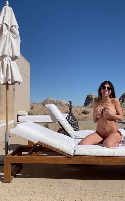 mia khalifa12