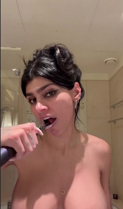 mia khalifa2