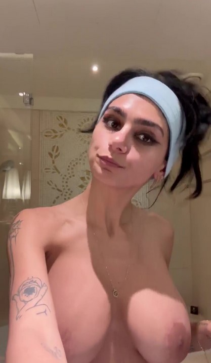 mia khalifa7